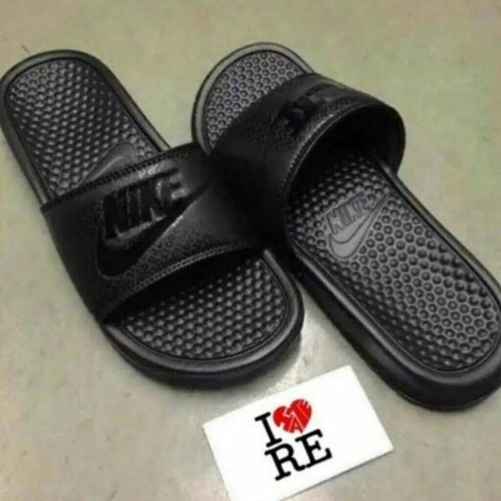 NIKE BENASSI SLIDES